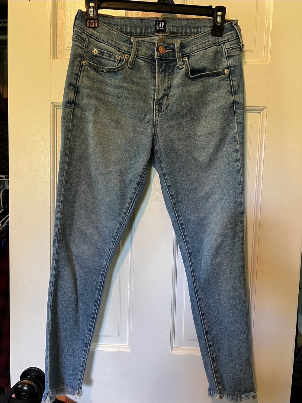 GAP Light Wash Cropped Ankle Jeans - Blue